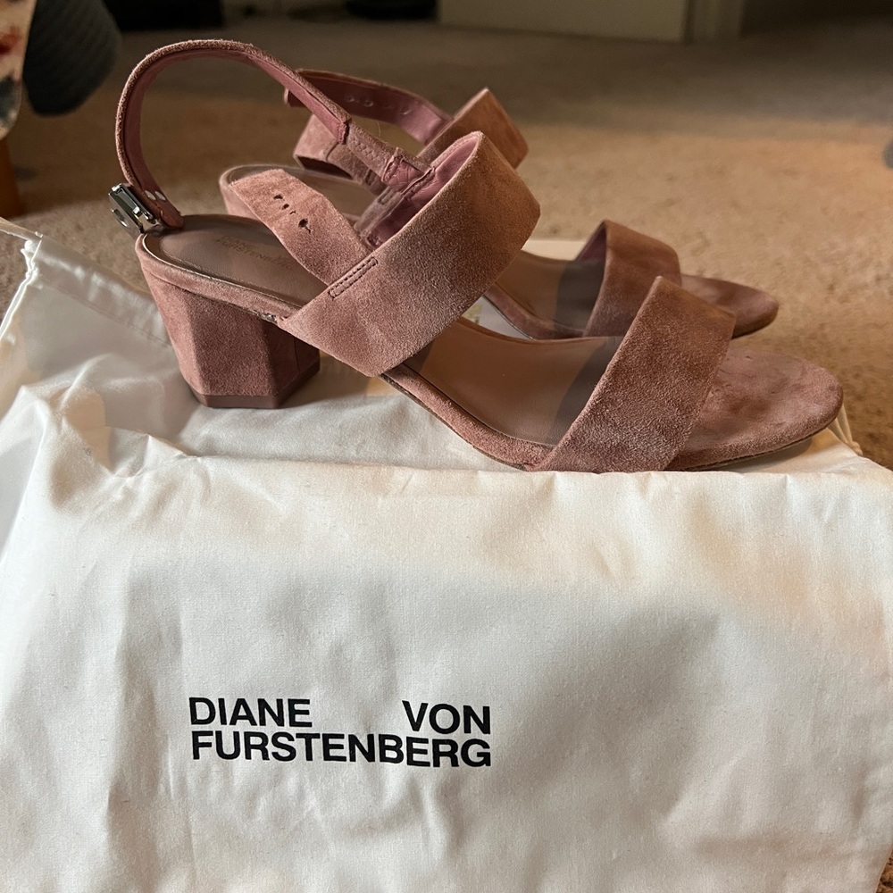 Womens Diane Von Furstenberg Ver Cuoio Sandal Shoes in Burlwood size 7 LIKE NEW